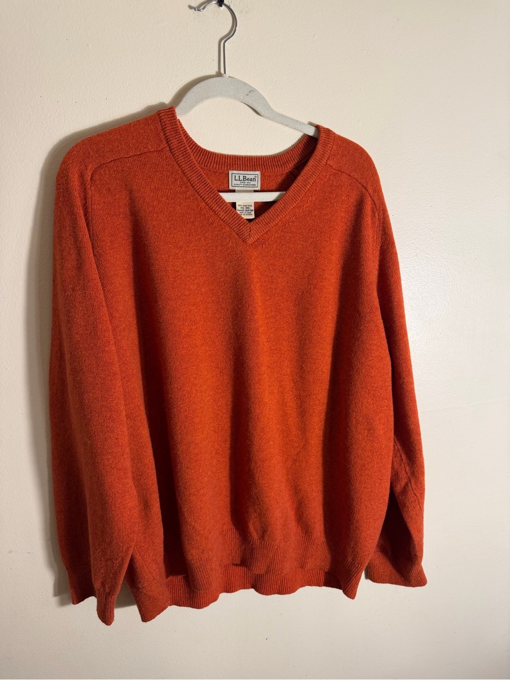 L.L. Bean Men's V-Neck Sweater in Rust Orange 100 lambswool size XXL